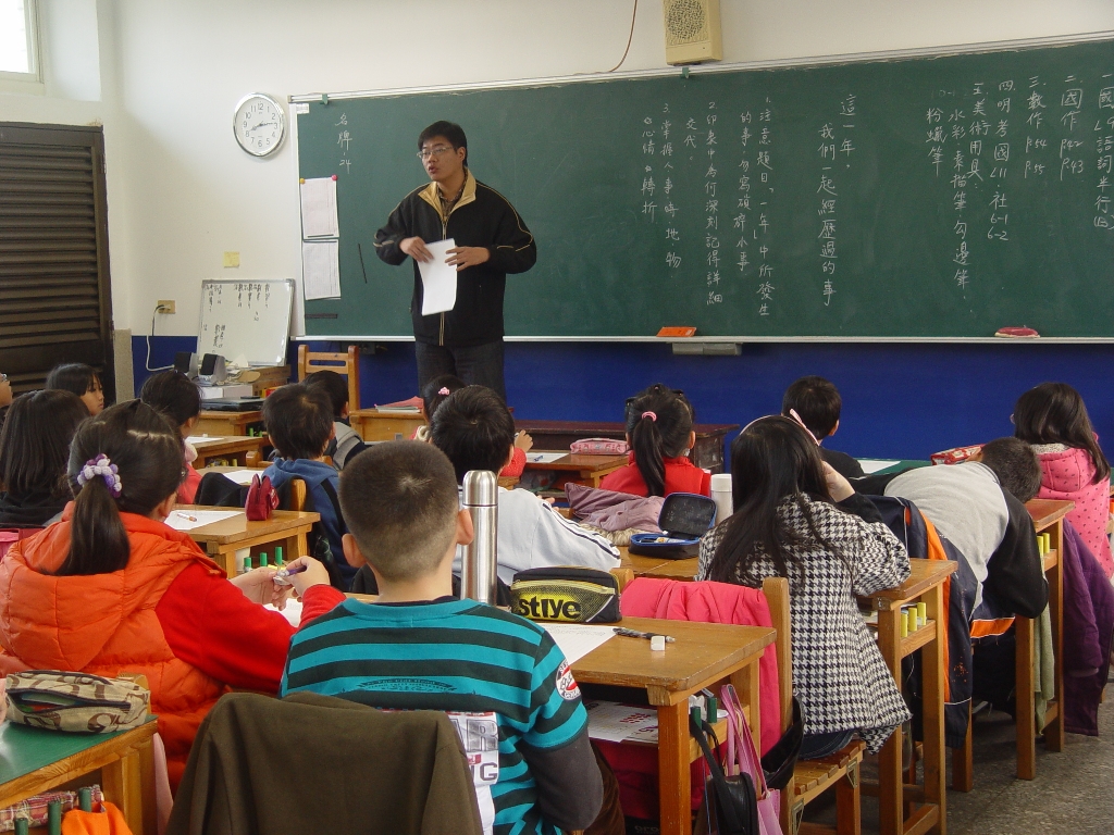 讓順天童顏捧書樂讀（文章圖片）