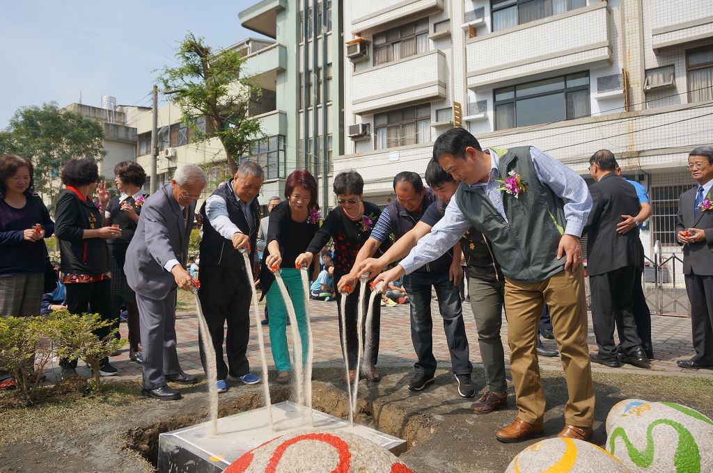 小鹿百十校慶有感－－態度對了　成功就不遠（文章圖片）