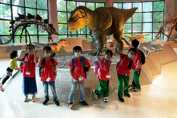 孩子參觀國立自然科學博物館處處驚奇