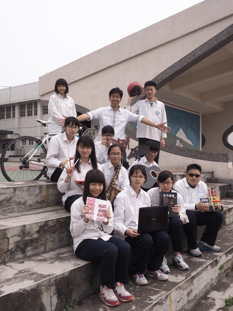 世洲老師與同學合辦夏日音樂同樂會