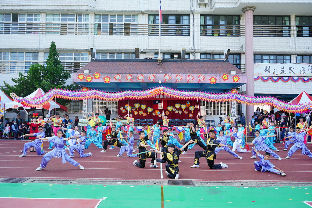 武「益民」　武「藝鳴」－－益民武術隊教練群（文章圖片）