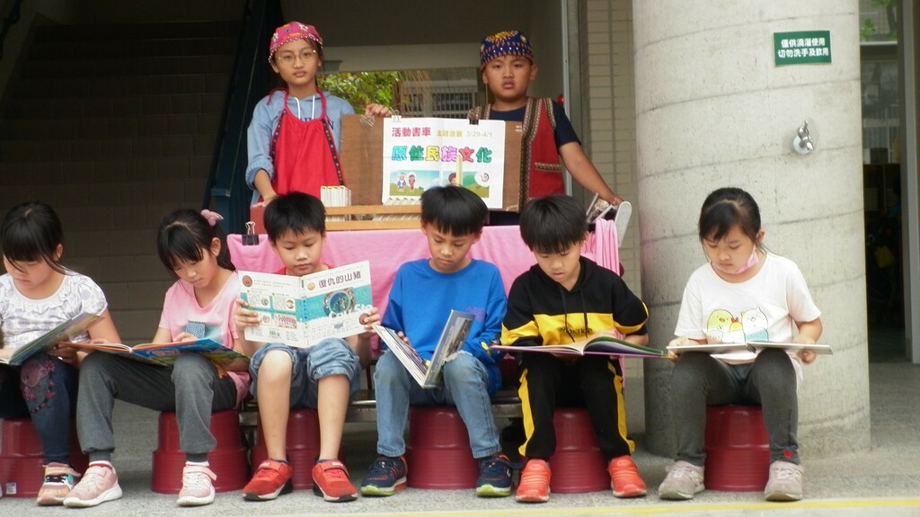 閱推好幫手　行動小書車（文章圖片）