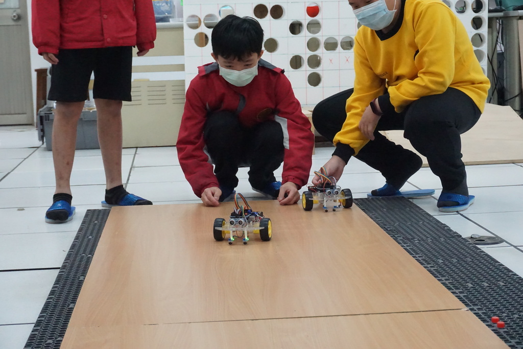 科技探索——巡跡避障車（圖片4）