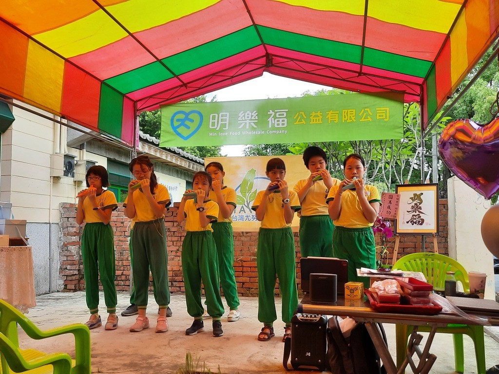 社區開幕式活動邀請學生演出陶笛吹奏（圖片4）