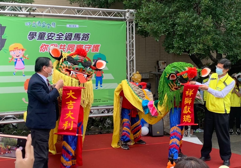 舞獅團在臺中市交通宣導月開幕表演（圖片2）