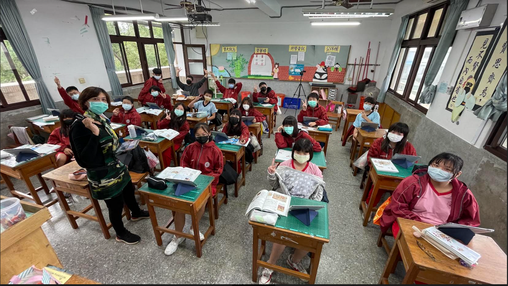 蔡佳妏老師於課堂中實施平板教學（圖片5）
