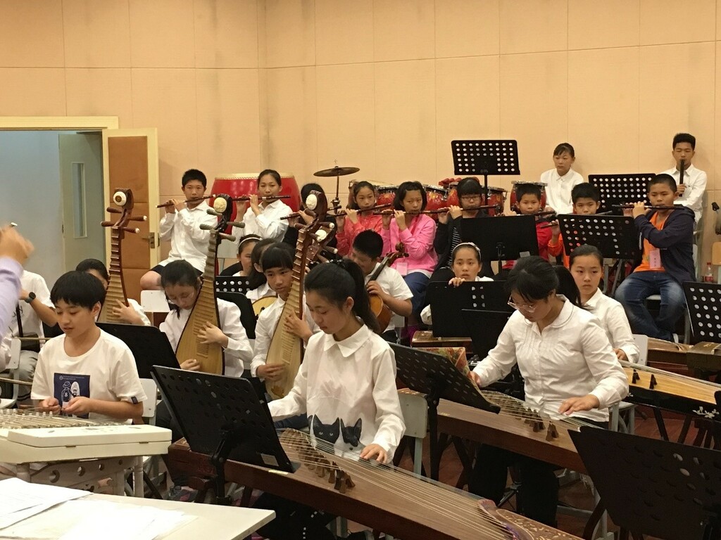 與上海青少年民族樂團合奏《青花瓷》（圖片1）