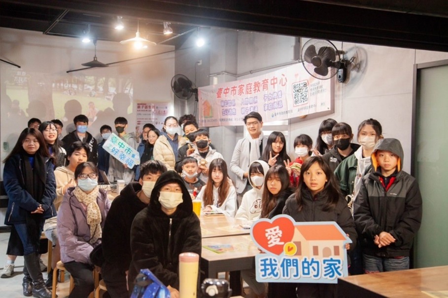 臺中產業故事館周信宏理事長分享品牌價值與創意發想（圖片2）