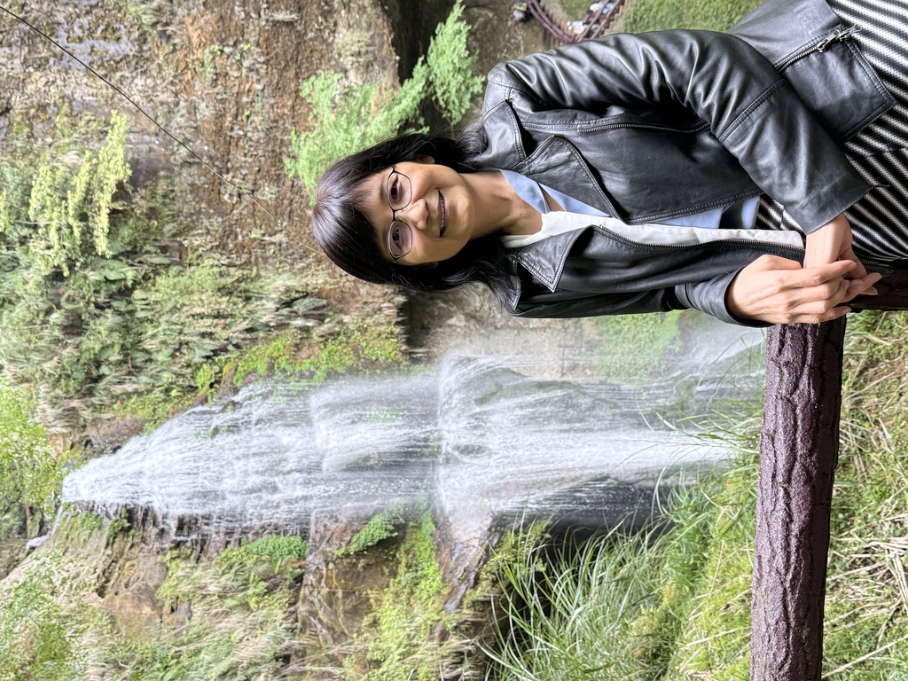 「中」西技法熟丹青　「峰」藝薪傳耘美育－－馬中峰老師（文章圖片）
