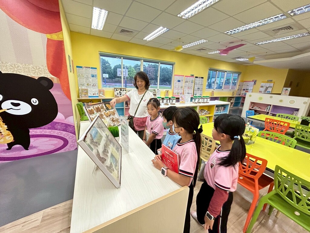 翠英老師引導學生書香中探索自然奧秘（圖片4）