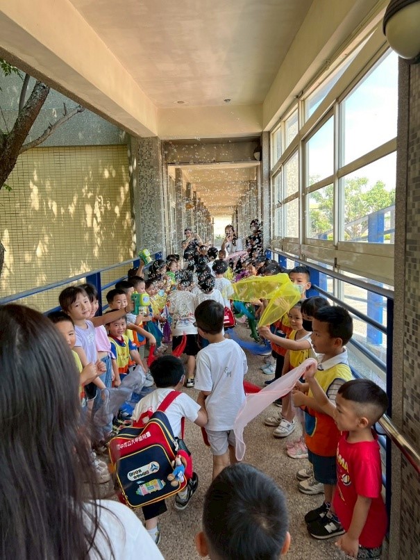 迎賓彩虹泡泡隧道（圖片1）