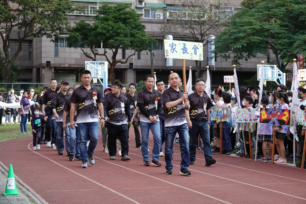 上安國小家長會透過體育活動，聯繫彼此感情。（圖片3）