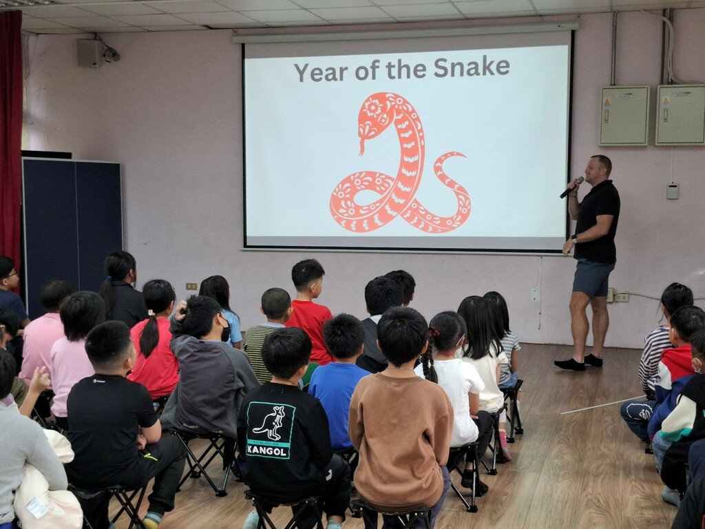 外師與孩子談中國生肖故事(圖片4)