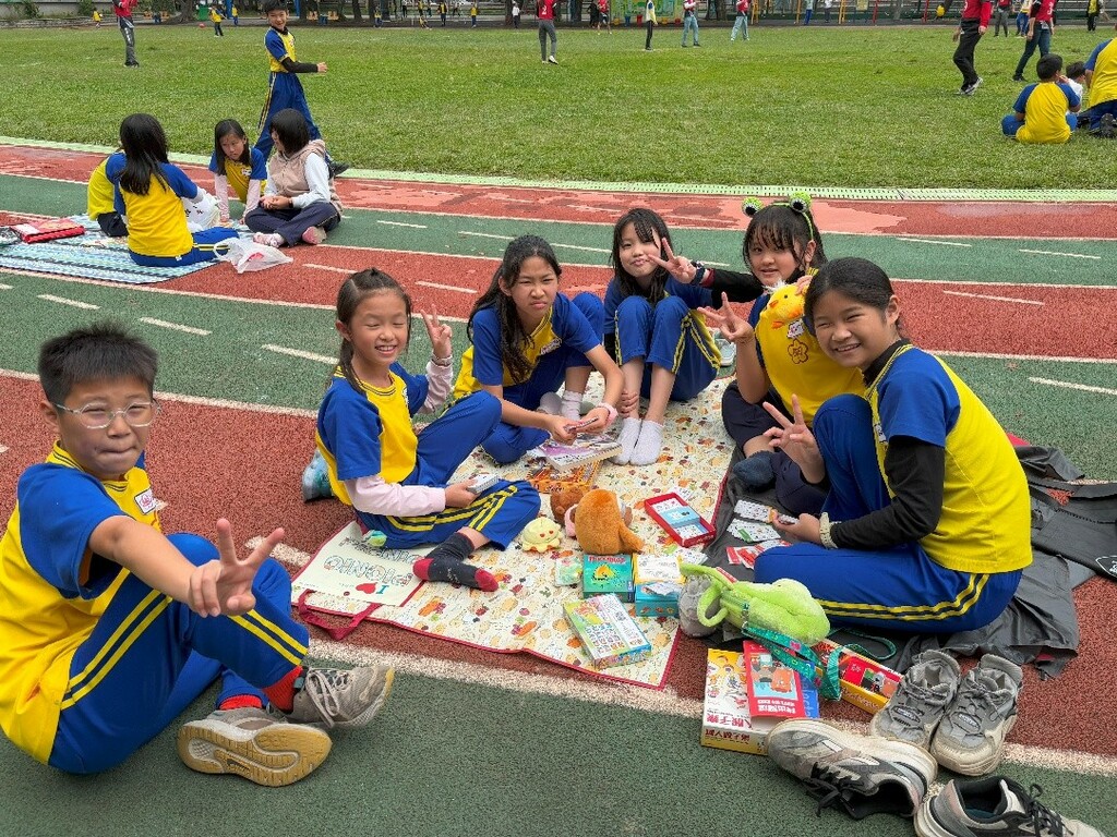 孩子彼此分享情誼增溫（圖片3）