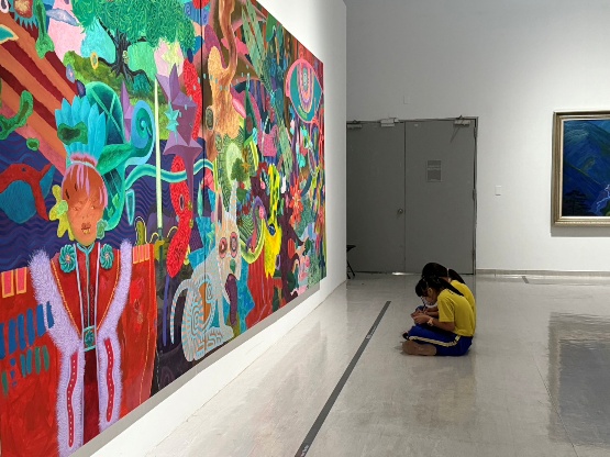 學生們找到自己喜歡的作品,並以自己的方式進行記錄。(圖片3)