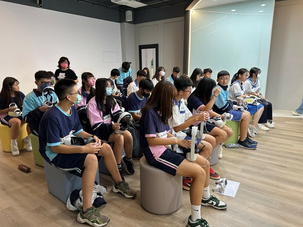 透過VR設備融入閱讀活動(圖片1)