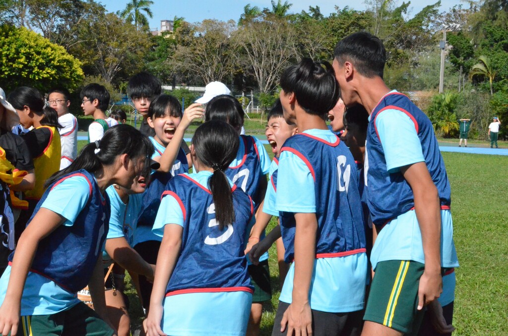 東峰人的團結在運動場上表露無遺（圖片1）