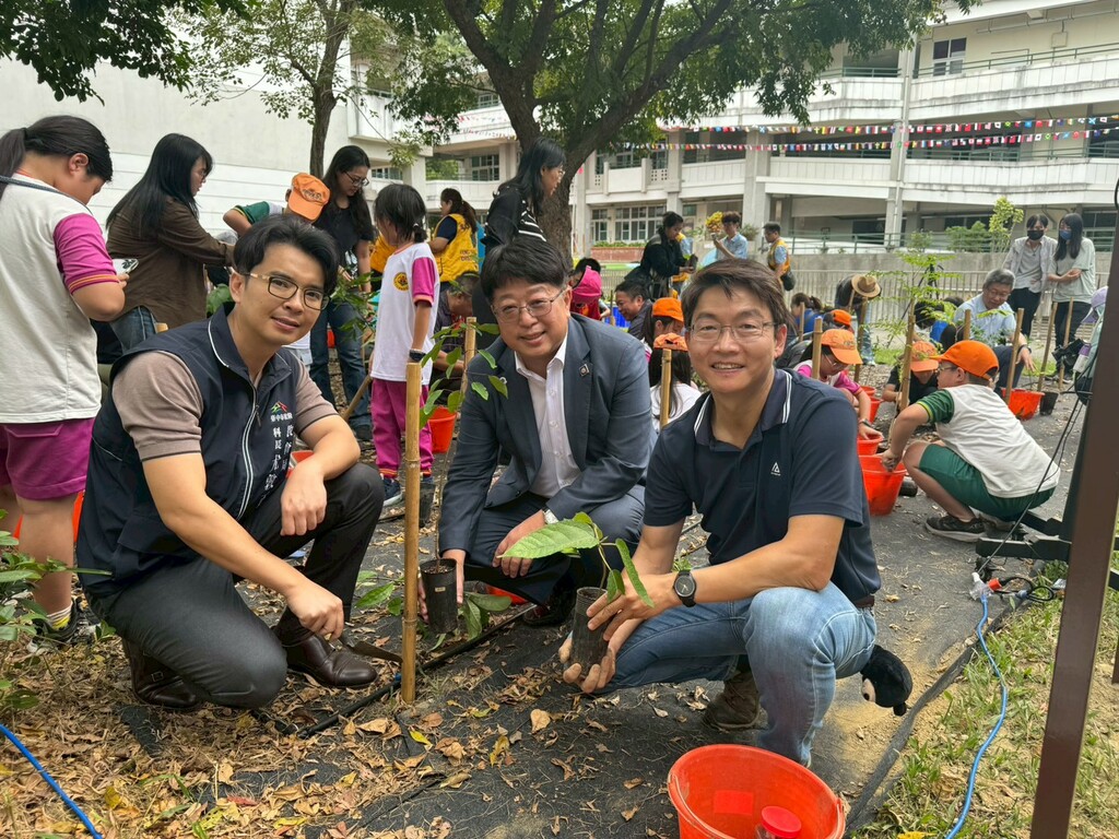 攜手與全校師生種下在地原生樹種（圖片5）
