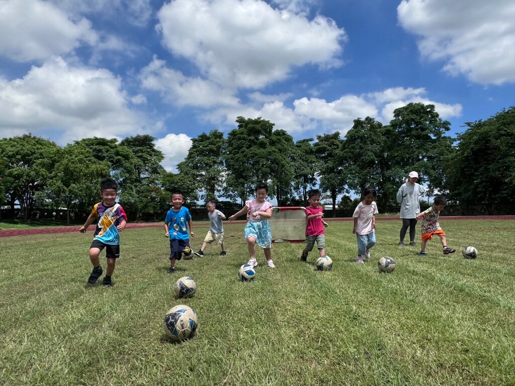 課間動一動，提升體適能。（圖片2）