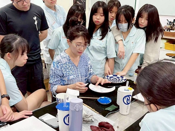 大甲高中擔任「傳藝領航之星」學校，帶領臺中一中學生進行跨校藝術交流。（圖片3）