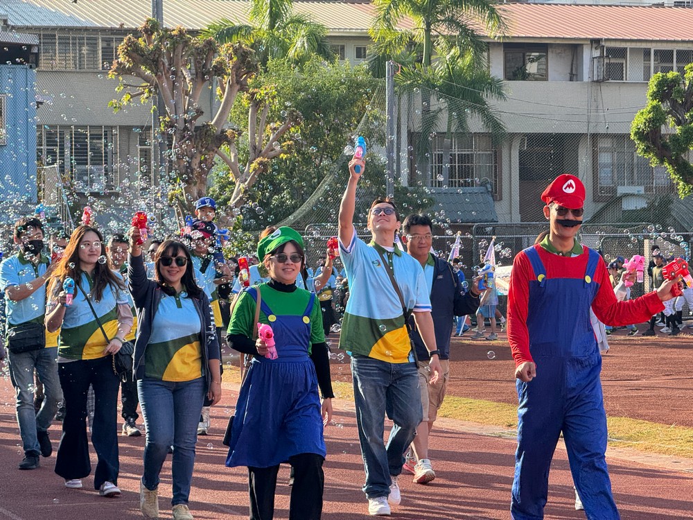 教育志工隊校慶進場（圖片1）