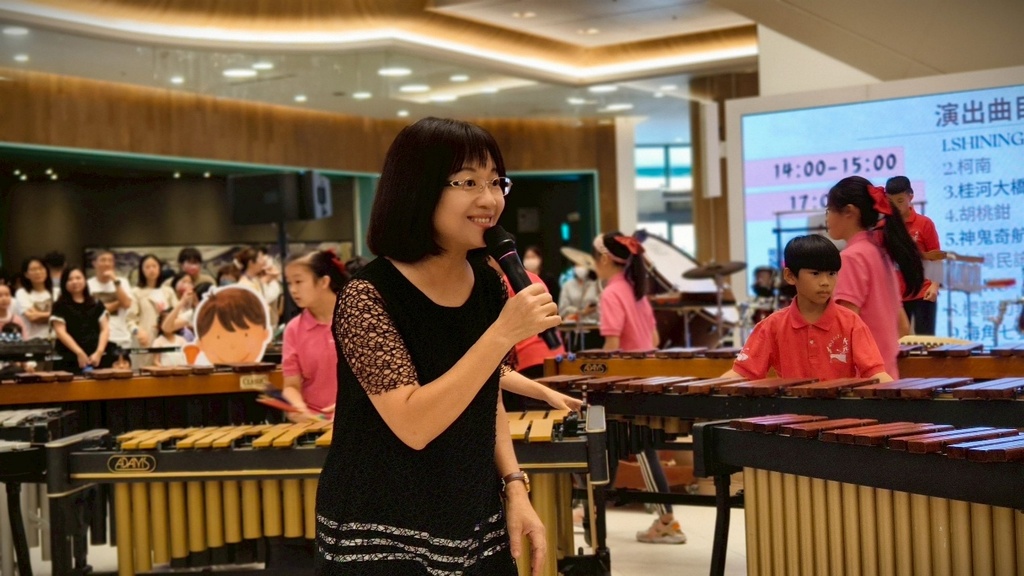 大元國小打擊樂團靈魂人物王怡月老師（圖片1）
