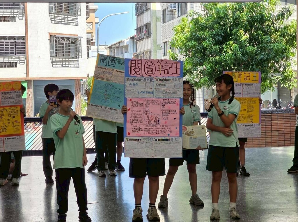 分組進行好書推銷（圖片4）