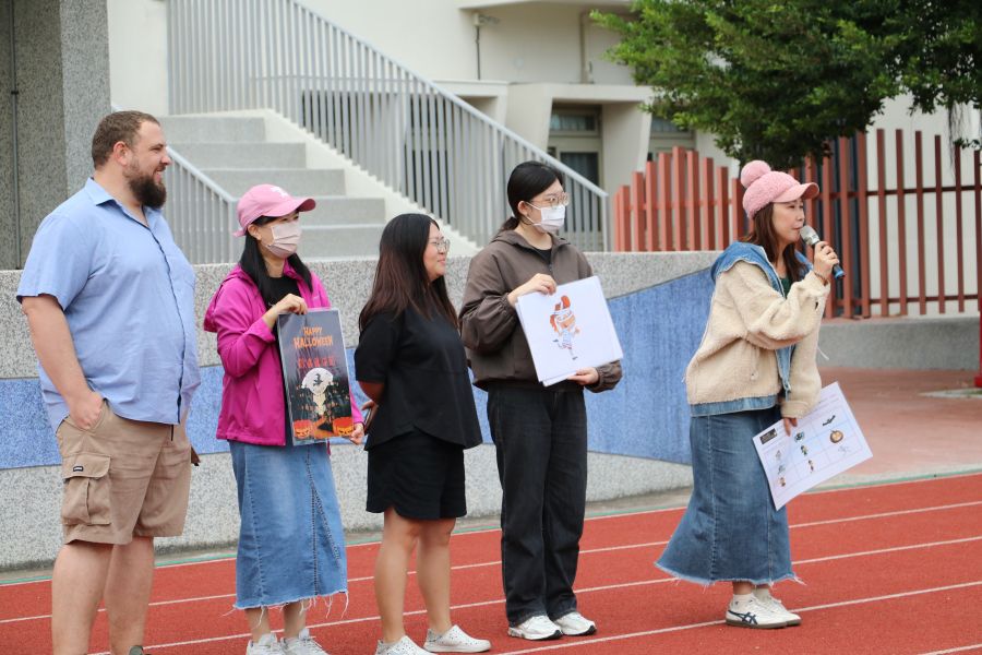 中師與外師一同進行「歡喜鬼仔節」教學活動（圖片1）