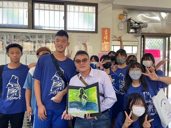 四箴國中家長會長楊任竣先生的教育同行路-圖片2